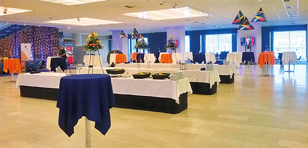 AKT, pöydät AKT, pöydät